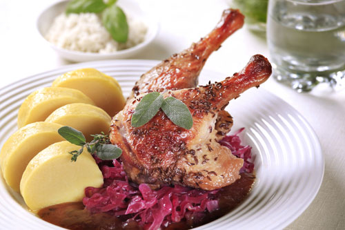 Gebratenes Gans mit Rotkraut und Kndel